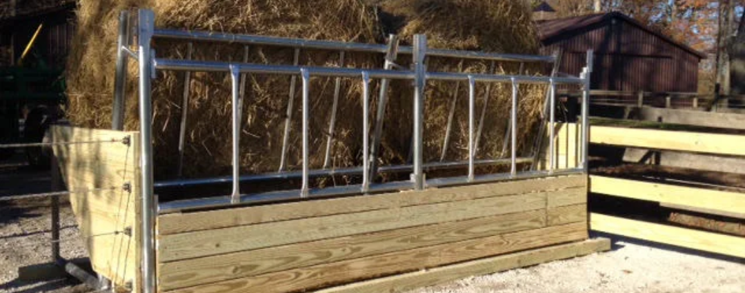 BK-6 Fence Line Cattle Hay Feeder