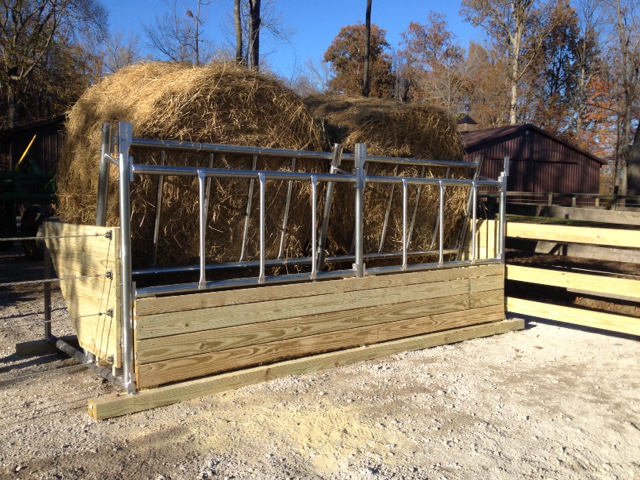 BK-6 Fence Line Cattle Hay Feeder