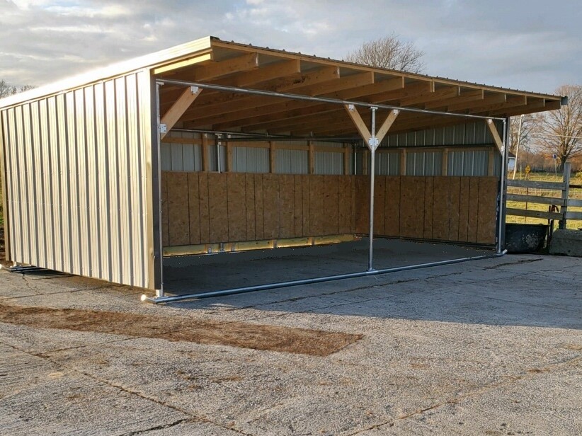 Maverick run-in horse and livestock shelters